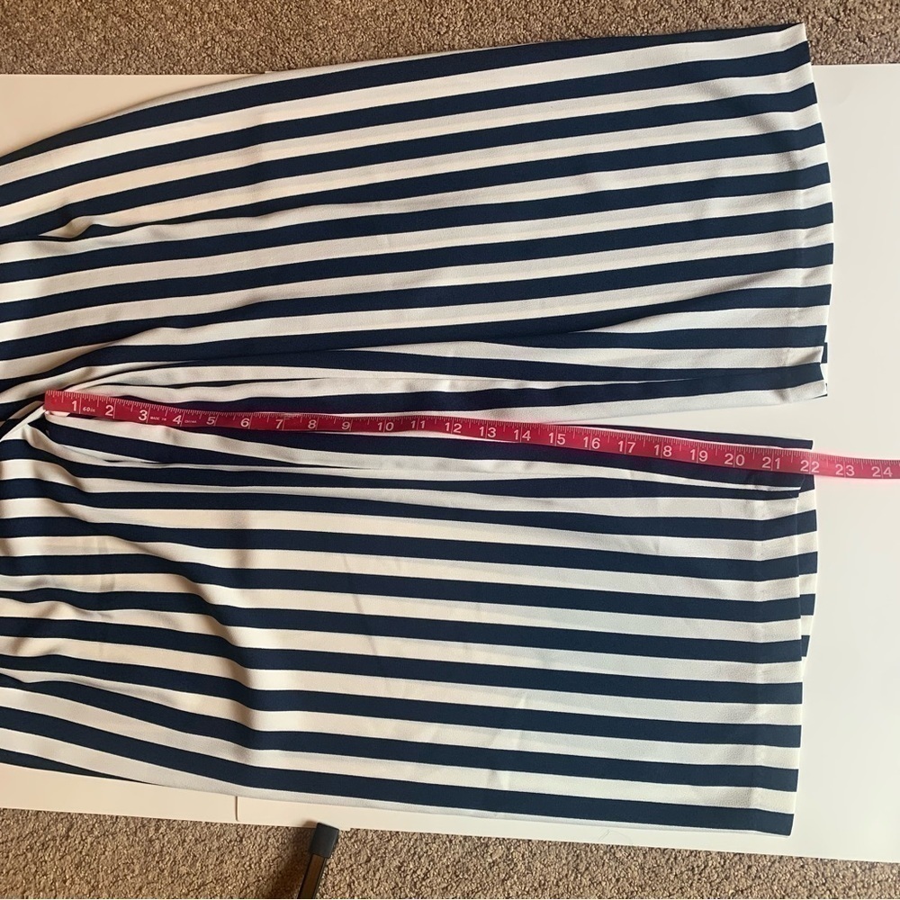 Zara Basic Navy Blue and White Striped, Wide Leg Culottes. Size S - Picture 5 of 6
